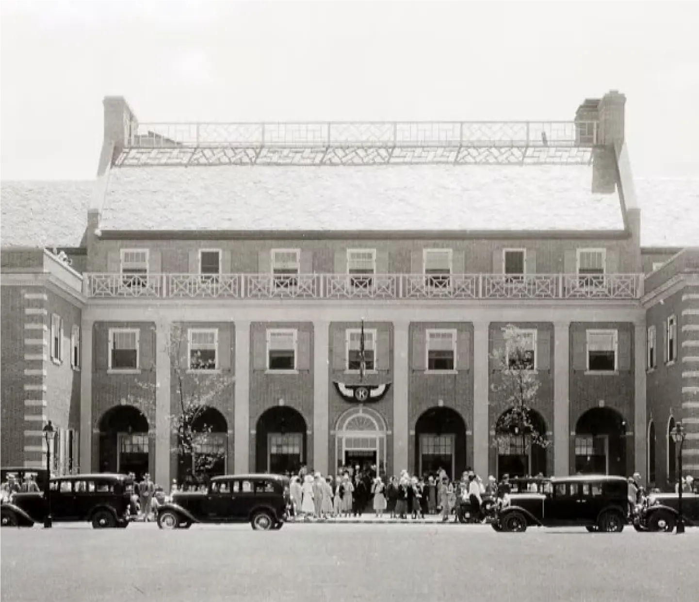Histroic photo of Dearborn Inn's main enterance.